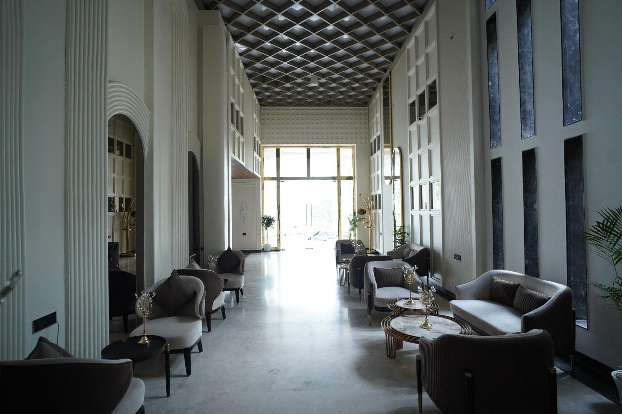 Ornate Lucknow Hotel Exterior photo
